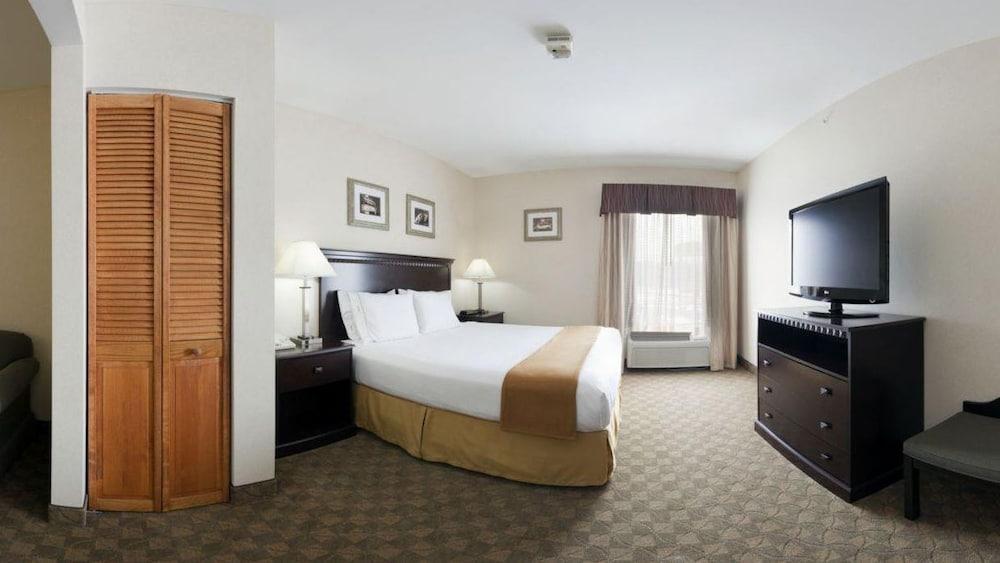 Holiday Inn Express & Suites Carneys Point - Pennsville By Ihg Εξωτερικό φωτογραφία