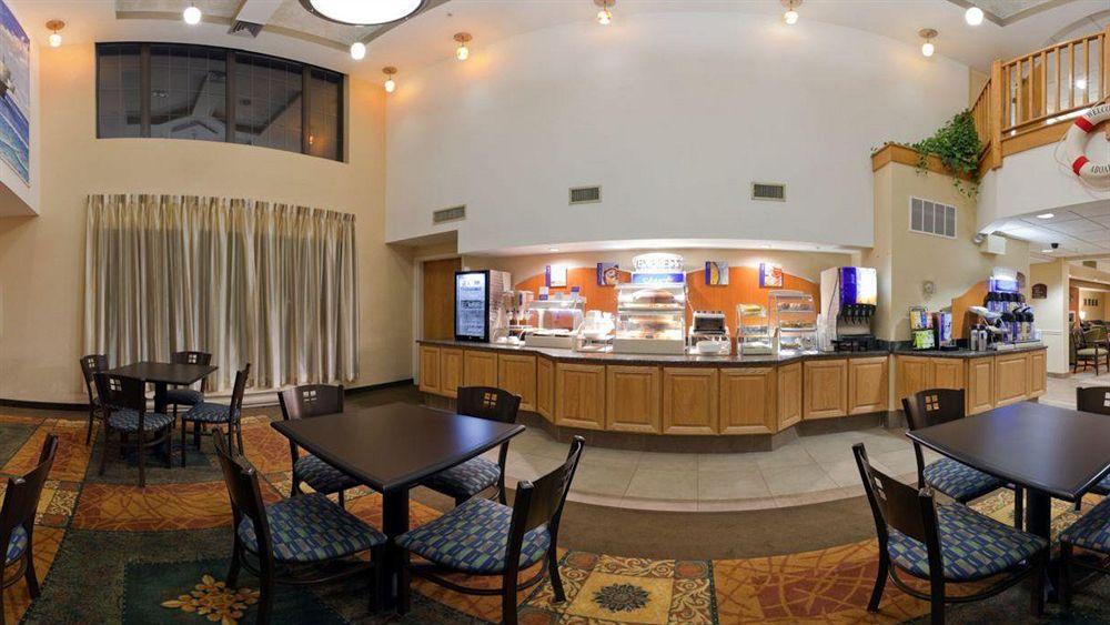 Holiday Inn Express & Suites Carneys Point - Pennsville By Ihg Εξωτερικό φωτογραφία