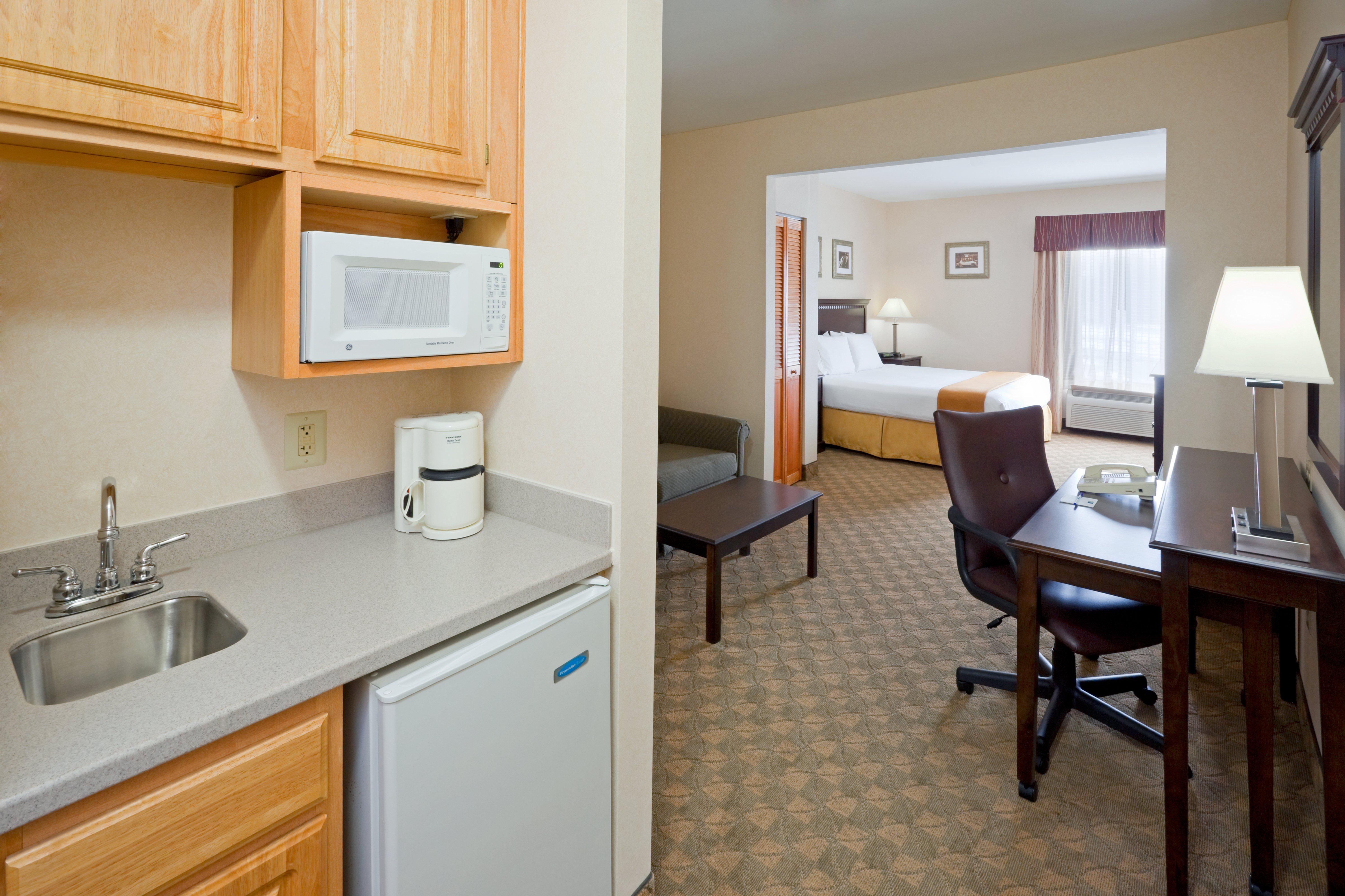 Holiday Inn Express & Suites Carneys Point - Pennsville By Ihg Εξωτερικό φωτογραφία