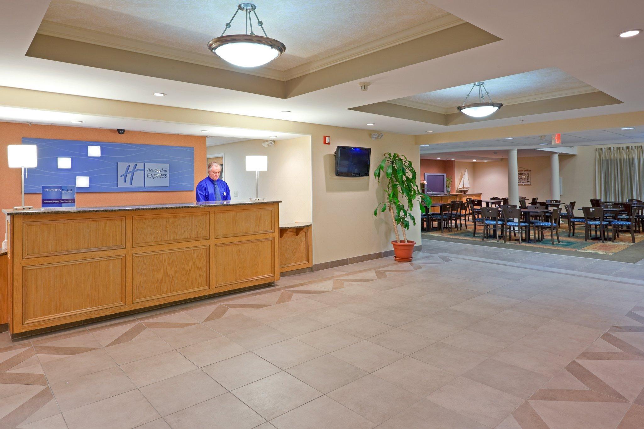 Holiday Inn Express & Suites Carneys Point - Pennsville By Ihg Εξωτερικό φωτογραφία