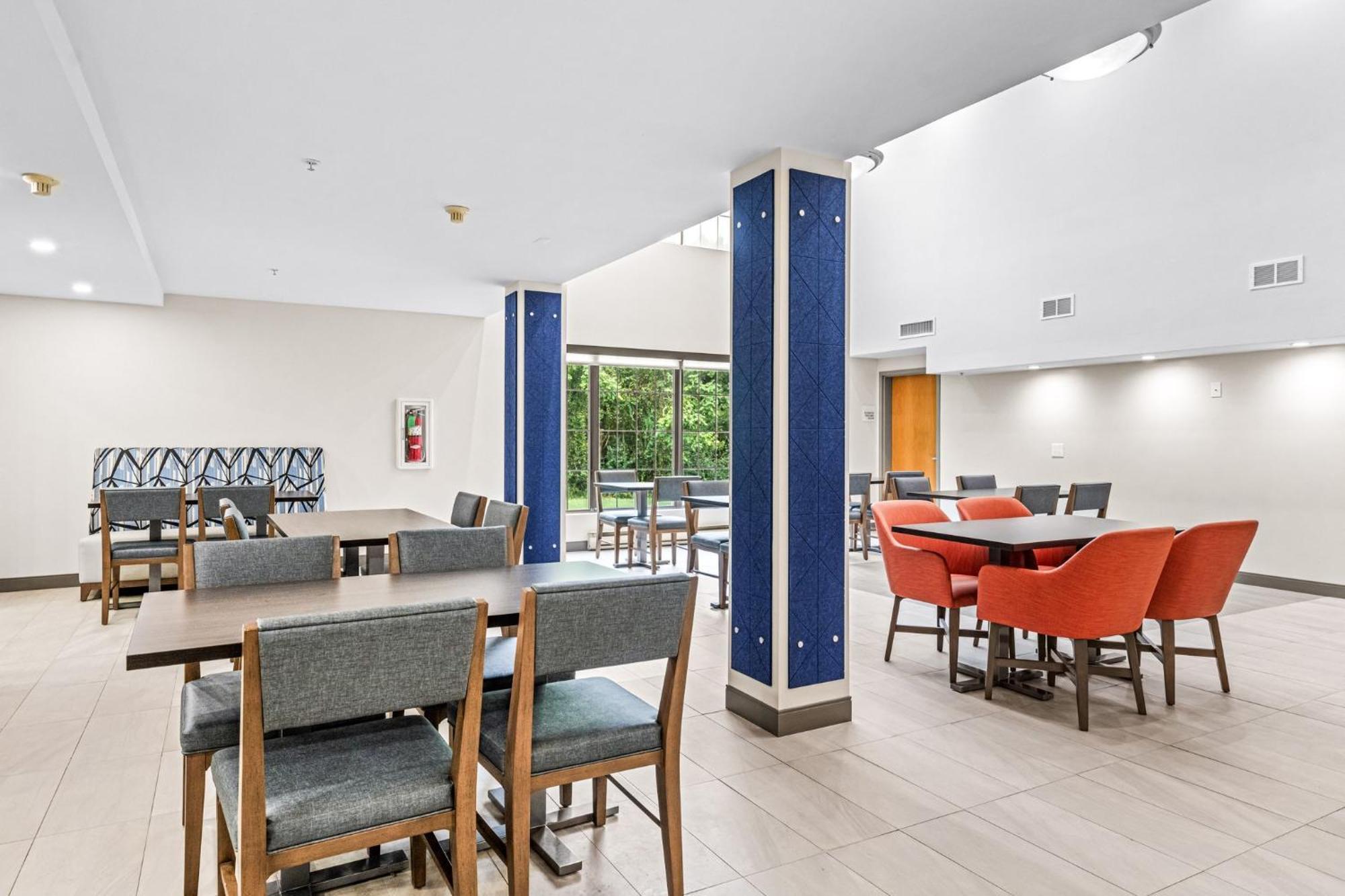 Holiday Inn Express & Suites Carneys Point - Pennsville By Ihg Εξωτερικό φωτογραφία