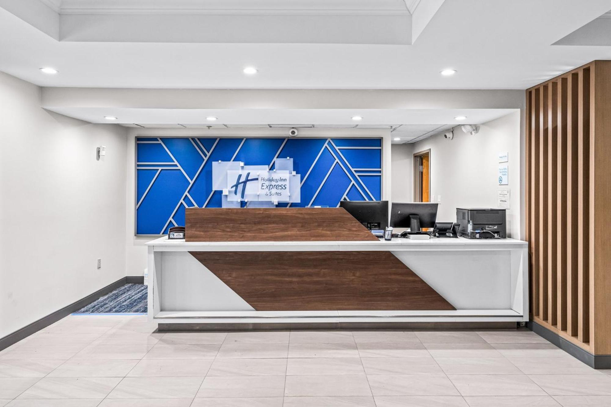 Holiday Inn Express & Suites Carneys Point - Pennsville By Ihg Εξωτερικό φωτογραφία
