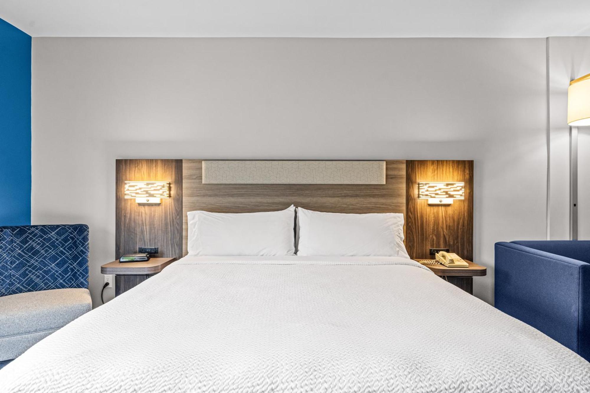 Holiday Inn Express & Suites Carneys Point - Pennsville By Ihg Εξωτερικό φωτογραφία