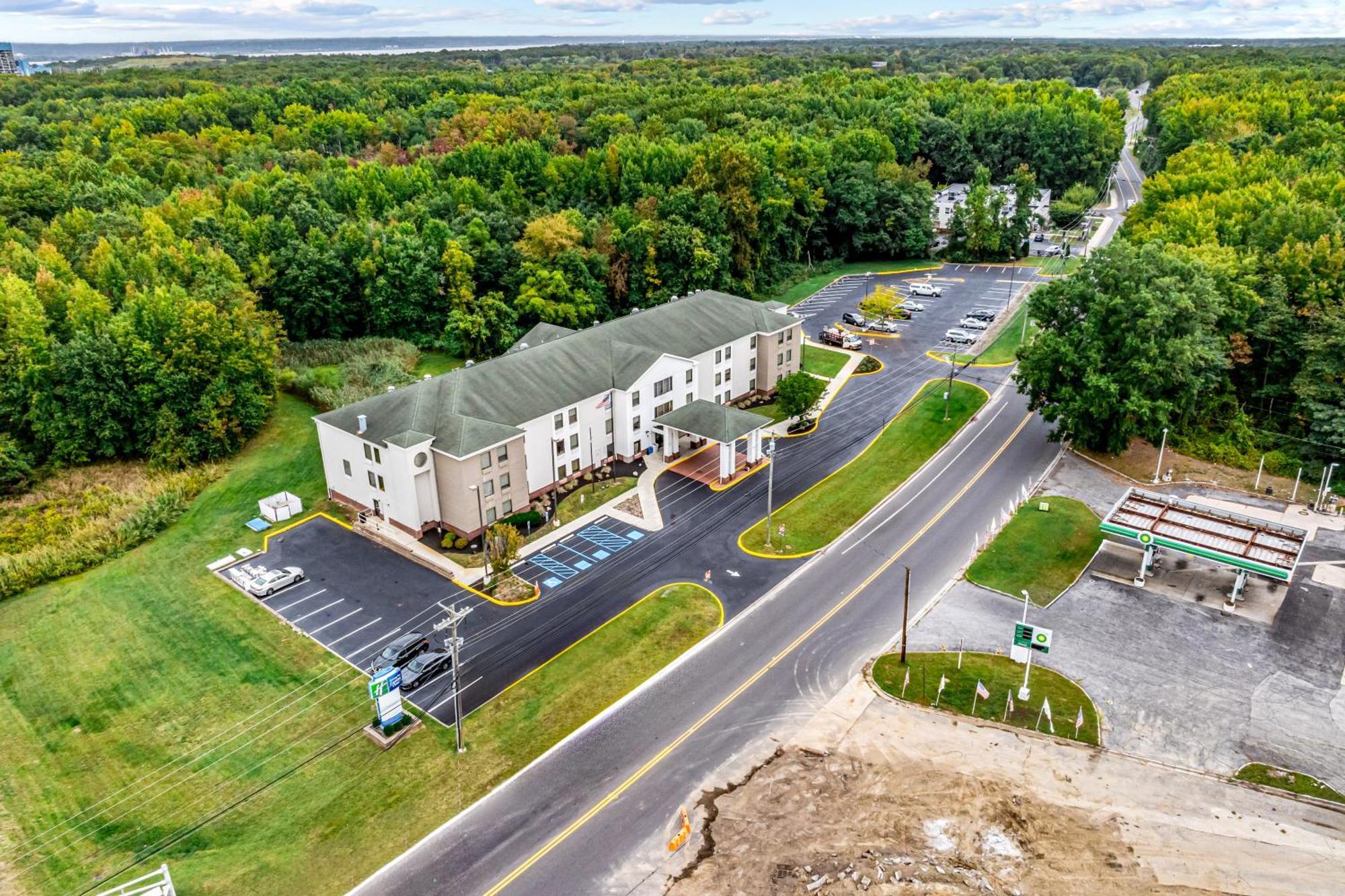 Holiday Inn Express & Suites Carneys Point - Pennsville By Ihg Εξωτερικό φωτογραφία