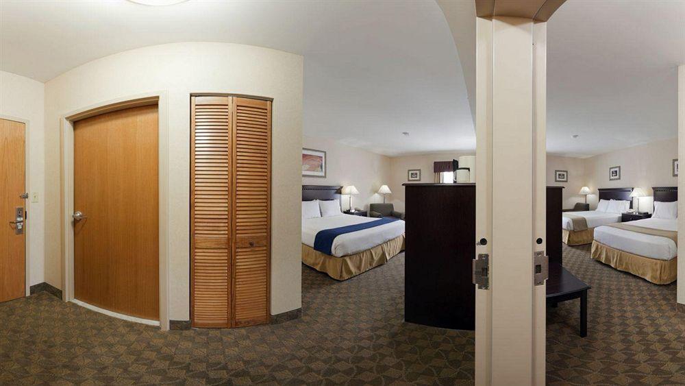 Holiday Inn Express & Suites Carneys Point - Pennsville By Ihg Εξωτερικό φωτογραφία